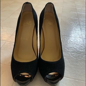 Beautiful Black Christian Louboutin Pumps.